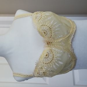 36DD Chantelle Africa Yellow Lace Bra